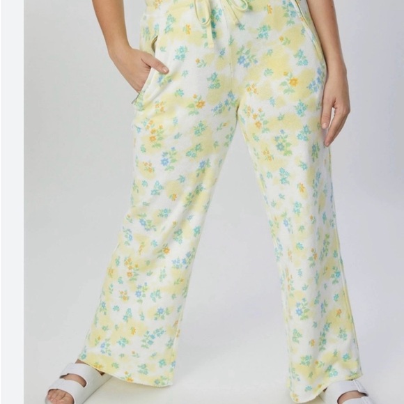 Bandier x Sincerely Jules The Flint Wide Leg Sweatpant - Picture 2 of 5